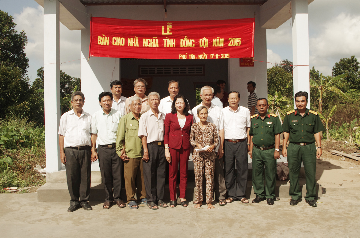 Kiên trung thời chiến, gương mẫu thời bình

